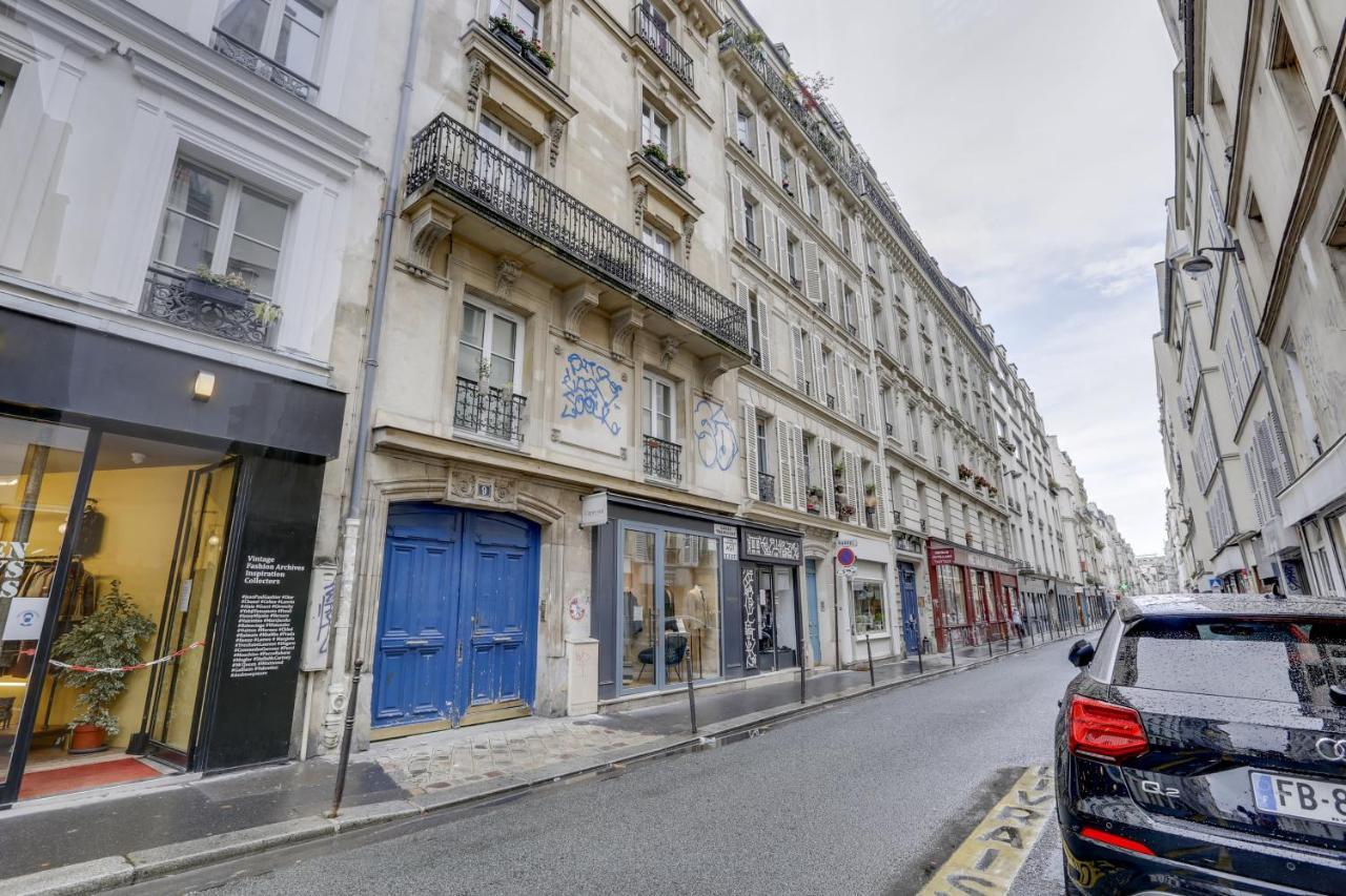 Apartamento Spacious Bright Split Level Flat In The Fashionable Marais París Exterior foto